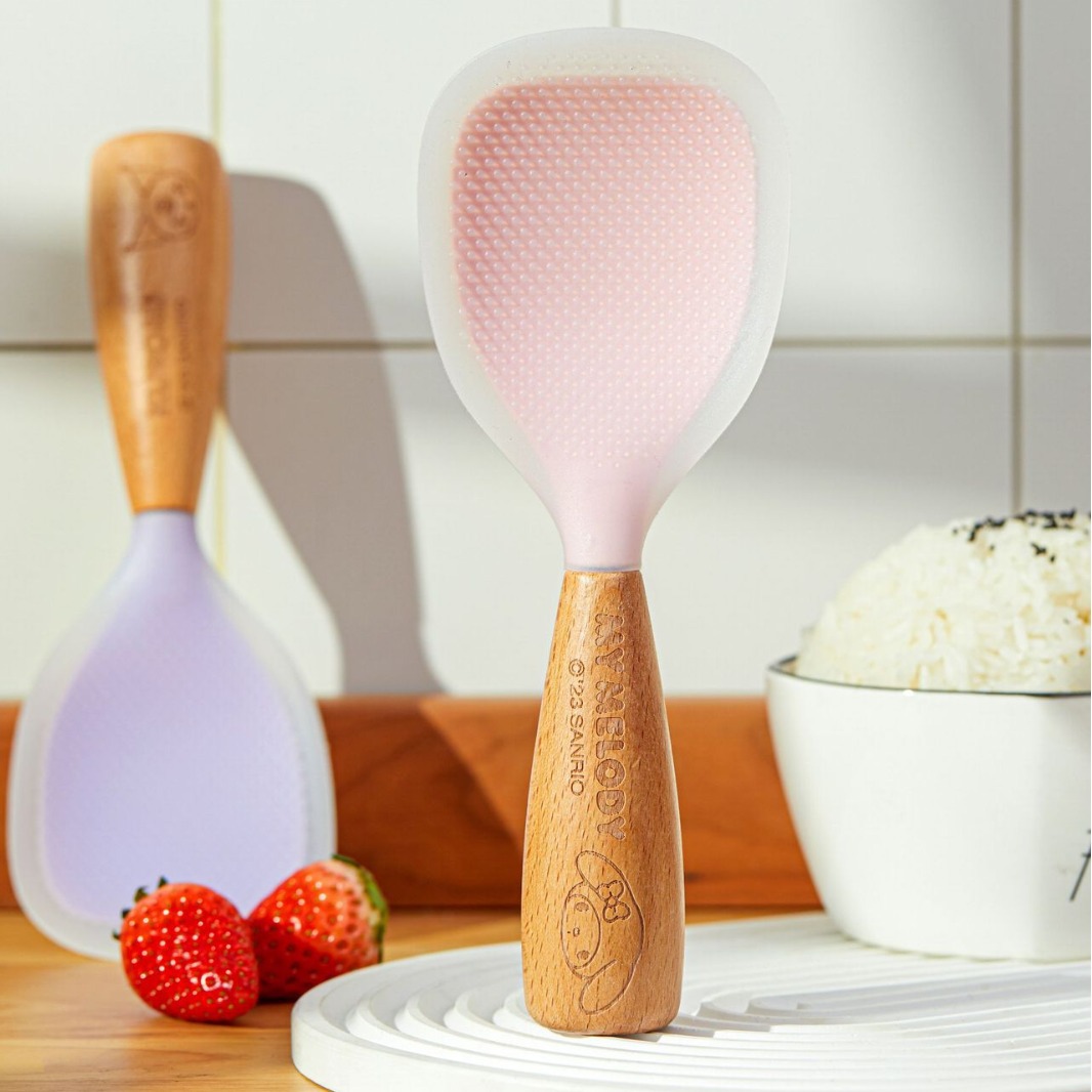 東莞<a href='http://m.jinxiule.com/Products/shuangseguijiaoweizu.html' class='keys' title='點擊查看關于硅膠制品廠的相關信息' target='_blank'>硅膠制品廠</a>:硅膠餐具與塑膠日用品它們的區別 東莞硅膠制品廠:硅膠餐具與塑膠日用品它們的區別